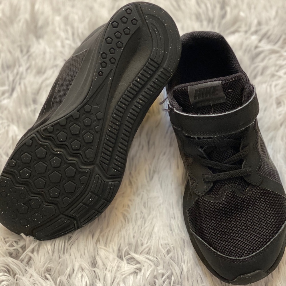 NIKE DOWNSHIFTER sz 2Y